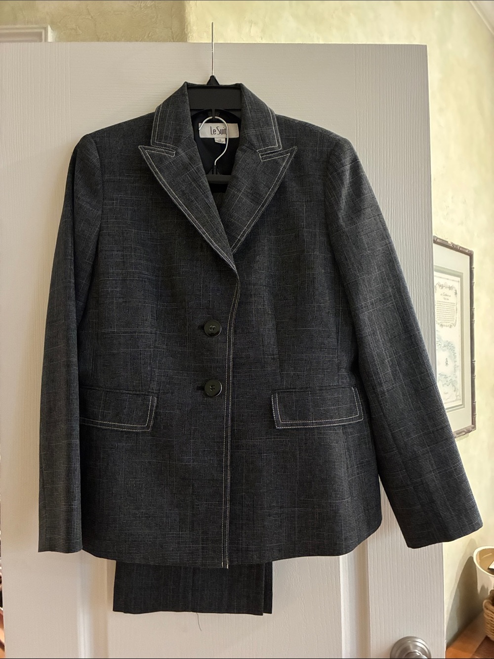 Le Suit Dark Charcoal Gray Two-Button Blazer